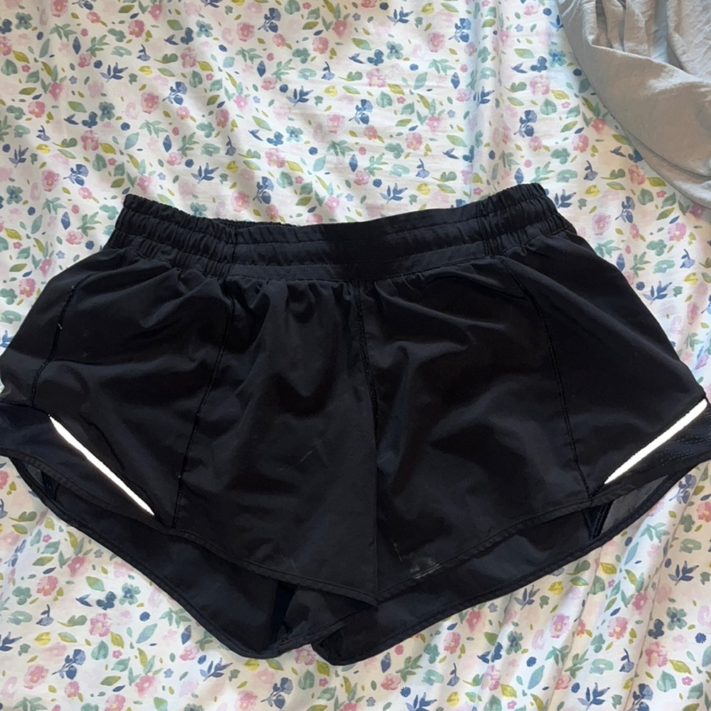 Lululemon Hotty Hot shorts. 4 inch! Size 10! Black